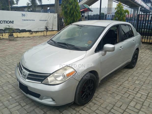 Nissan Versa 2008 Silver