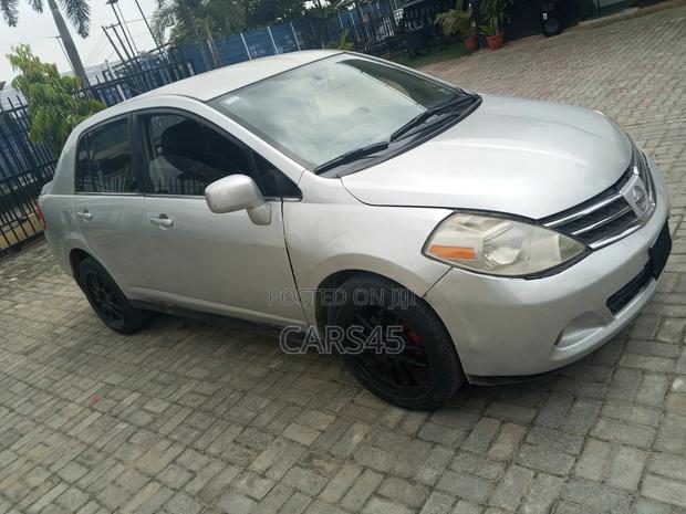 Nissan Versa 2008 Silver