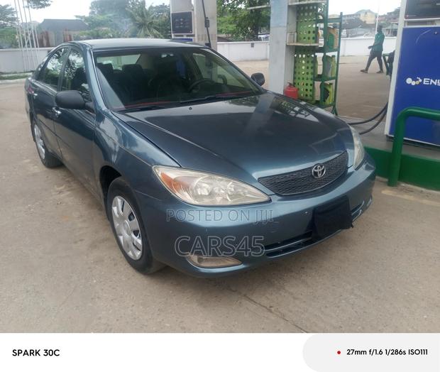 Toyota Camry 2004 Gray