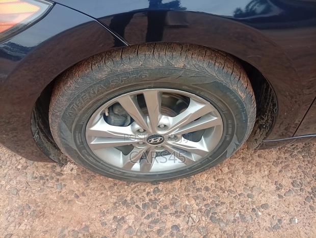 Hyundai Elantra 2017 Blue