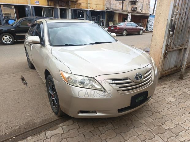 Toyota Camry 2008 Gold
