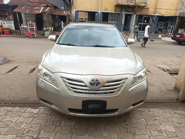 Toyota Camry 2008 Gold