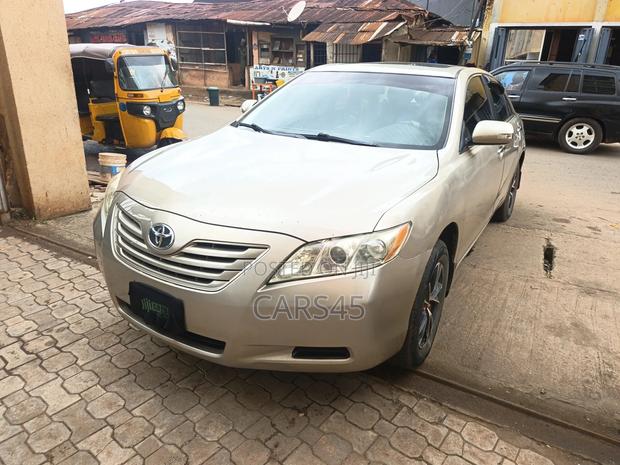Toyota Camry 2008 Gold