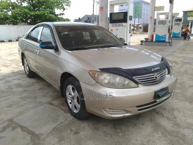 Toyota Camry 2006 Gold
