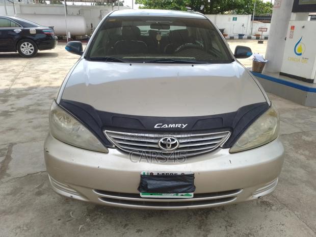Toyota Camry 2006 Gold