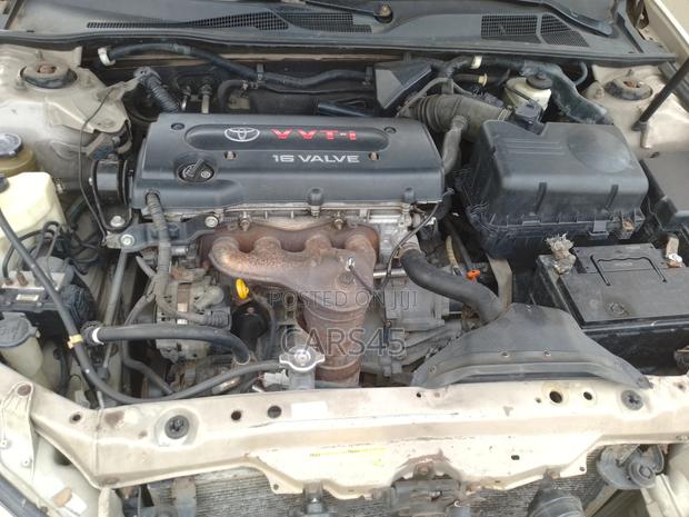 Toyota Camry 2006 Gold