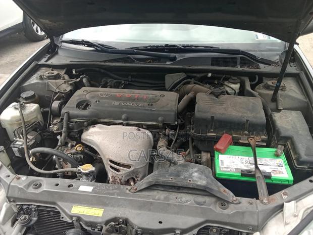 Toyota Camry 2004 Gray