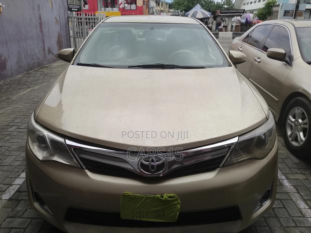Toyota Camry 2013 Gold