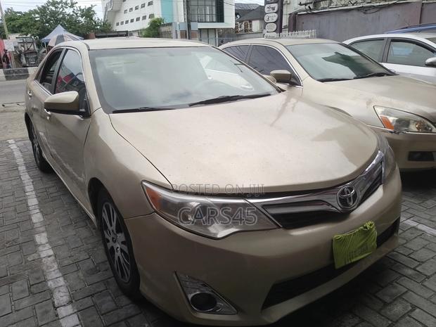 Toyota Camry 2013 Gold