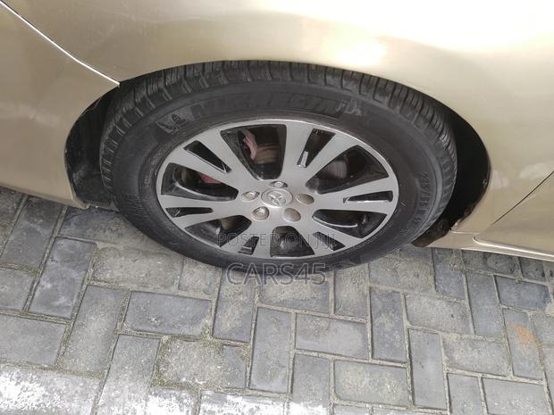 Toyota Camry 2013 Gold
