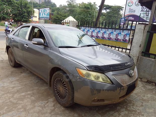 Toyota Camry 2009 Gray
