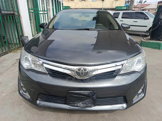 Toyota Camry 2012 Gray