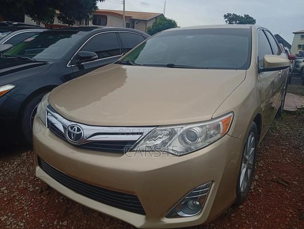 Toyota Camry 2012 Gold