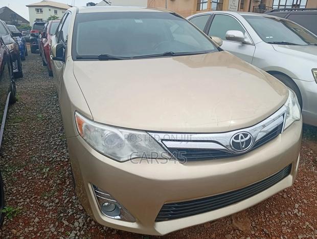 Toyota Camry 2012 Gold