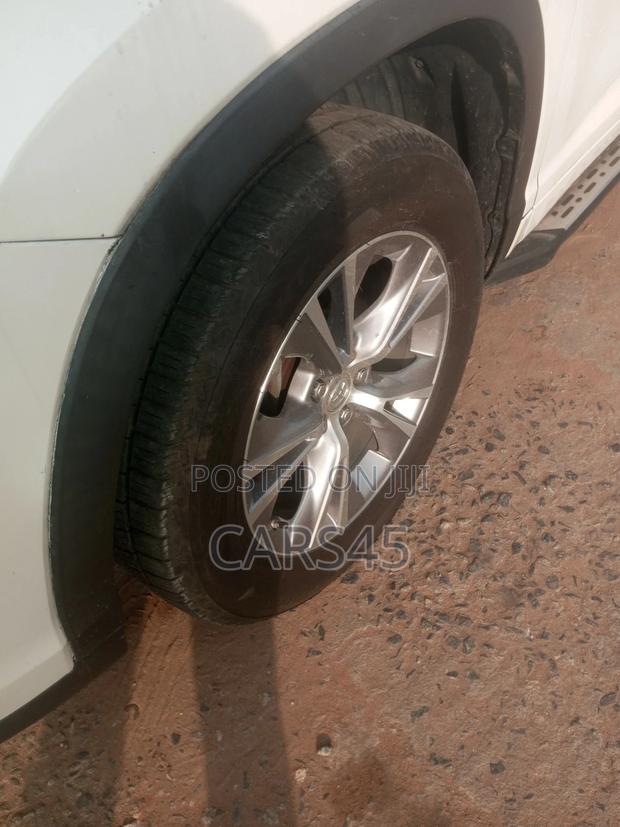 Toyota Highlander LE 4dr SUV (3.5L 6cyl 6A) 2015 White