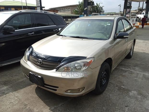 Toyota Camry 2003 Gold