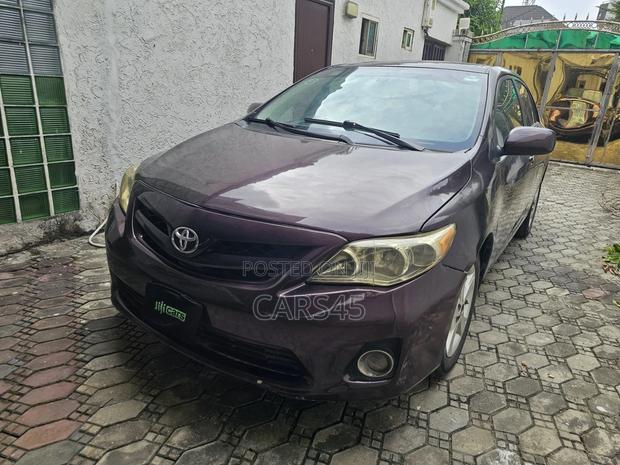 Toyota Corolla 2013 Burgandy