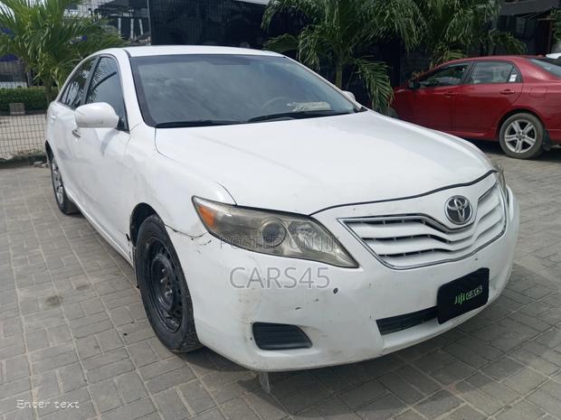 Toyota Camry 2010 White