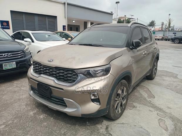 Kia Sonet 2021 Gold