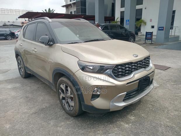 Kia Sonet 2021 Gold