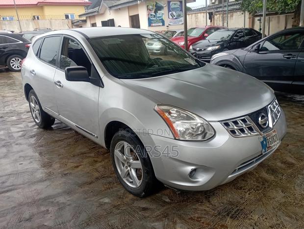 Nissan Rogue 2011 Silver