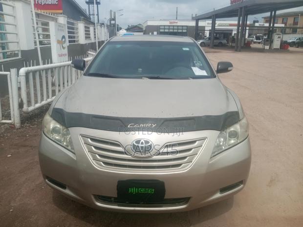 Toyota Camry Base 4dr Sedan (2.4L 4cyl 5M) 2009 Beige