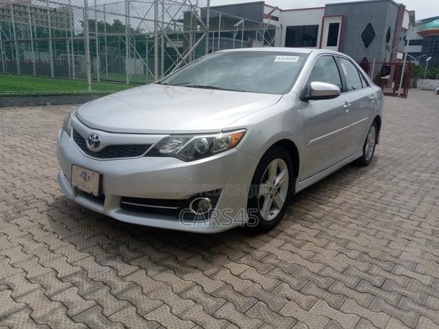 Toyota Camry 2014 Silver