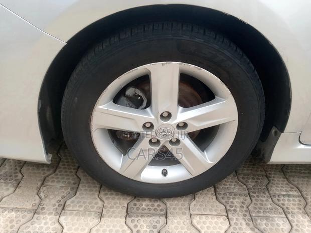 Toyota Camry 2014 Silver