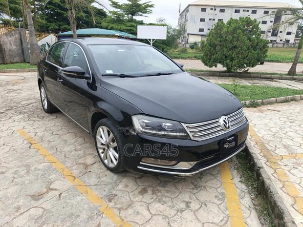Volkswagen Passat 2012 Black