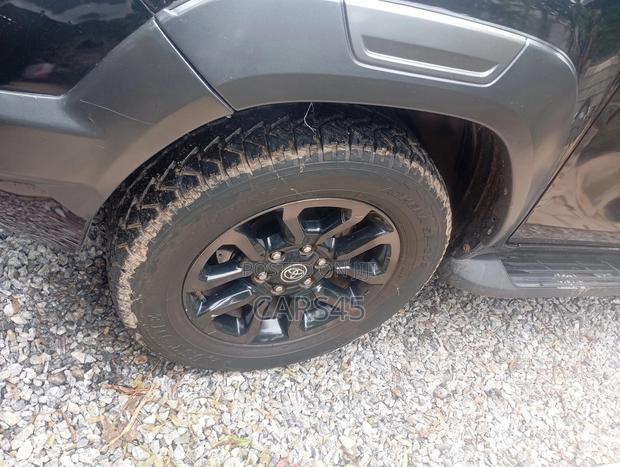 Toyota Hilux 2024 Black