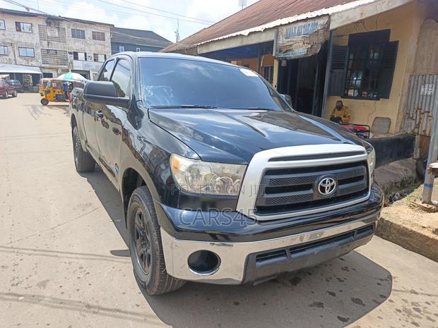 Toyota Tundra 2011 Black