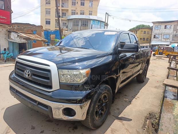 Toyota Tundra 2011 Black