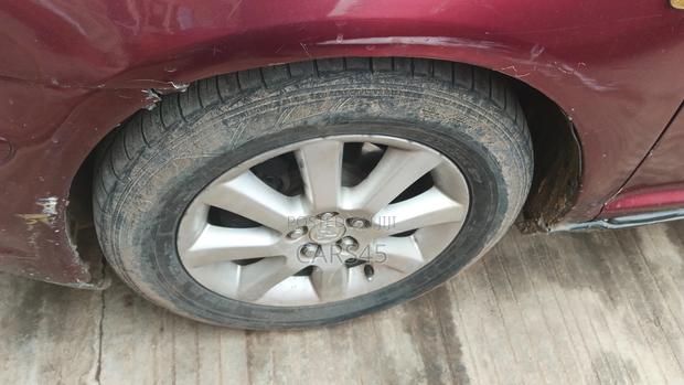 Toyota Avensis 2004 Red