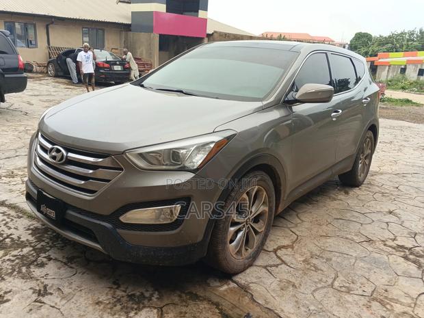 Hyundai Santa Fe 2013 Gray