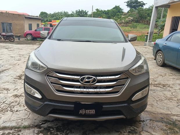 Hyundai Santa Fe 2013 Gray