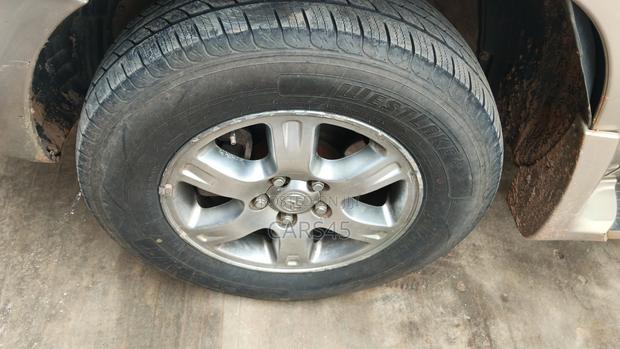 Toyota Highlander 2005 Gold