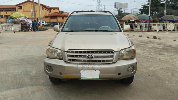 Toyota Highlander 2005 Gold