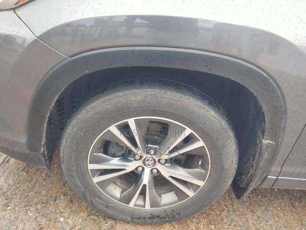 Toyota Highlander 2018 Gray