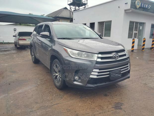 Toyota Highlander 2018 Gray