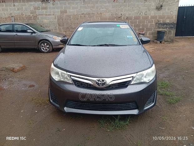 Toyota Camry 2014 Gray