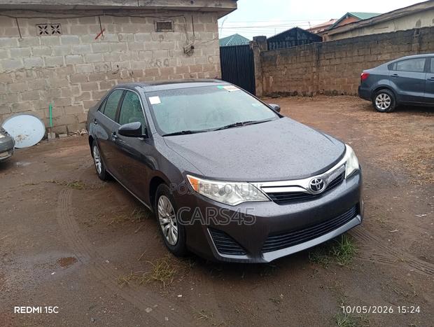 Toyota Camry 2014 Gray