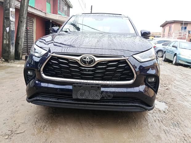 Toyota Highlander 2021 Blue