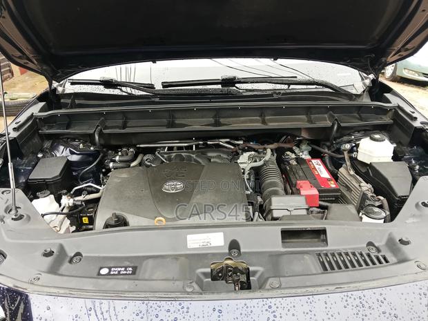 Toyota Highlander 2021 Blue