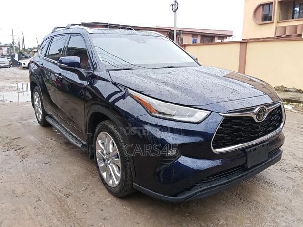 Toyota Highlander 2021 Blue