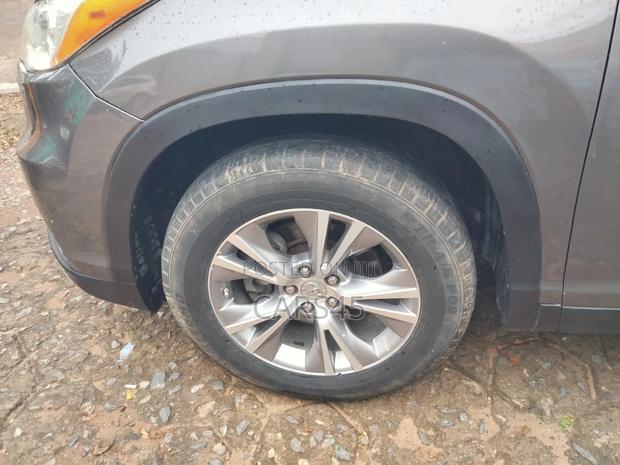 Toyota Highlander 2014 Gray