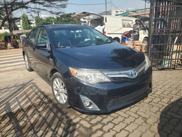 Toyota Camry Hybrid XLE 2012 Black