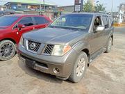 Nissan Pathfinder XE 4x4 2005 Gray for sale