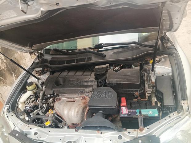 Toyota Camry 2011 Silver