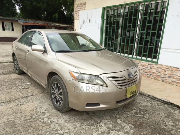 Toyota Camry 2008 Gold