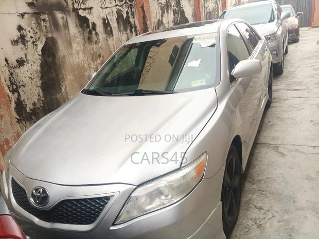 Toyota Camry 2011 Silver